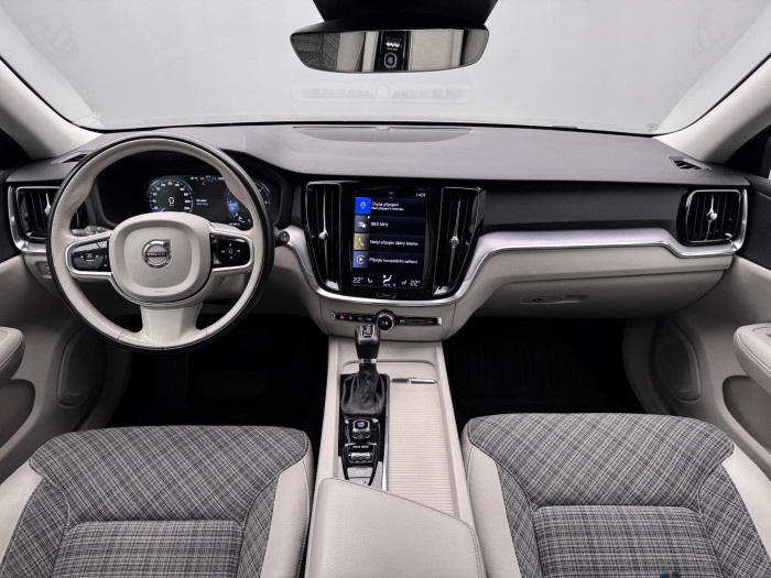 Volvo V60 CC D4 AWD MOMENTUM POLESTAR 2.0 d CC CC Momentum