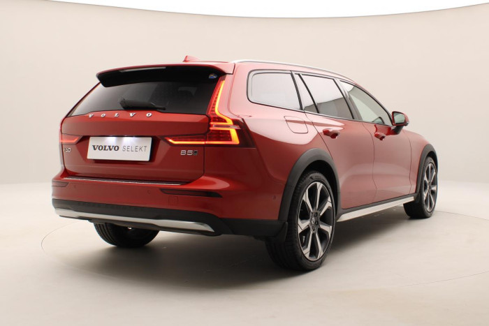 Volvo V60 CC B5 AWD ULTIMATE REZERVACE 2.0 CC CC