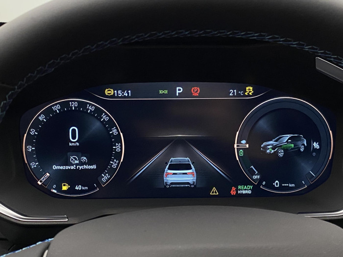 Lynk & Co 01 PHEV DCT AUT 1.maj REZERVACE