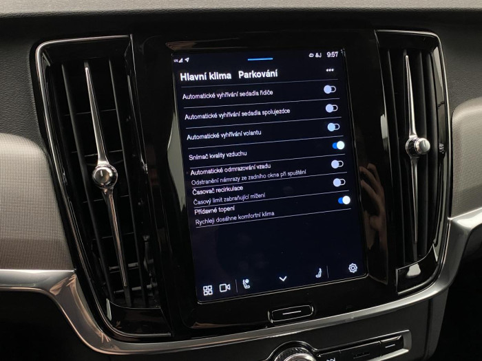 Volvo V90 B4 AWD CORE AUT REZERVACE