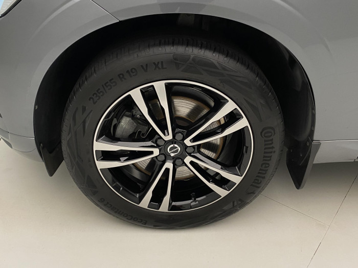 Volvo XC60 B4 AWD MOMENTUM AUT 2.0 Momentum