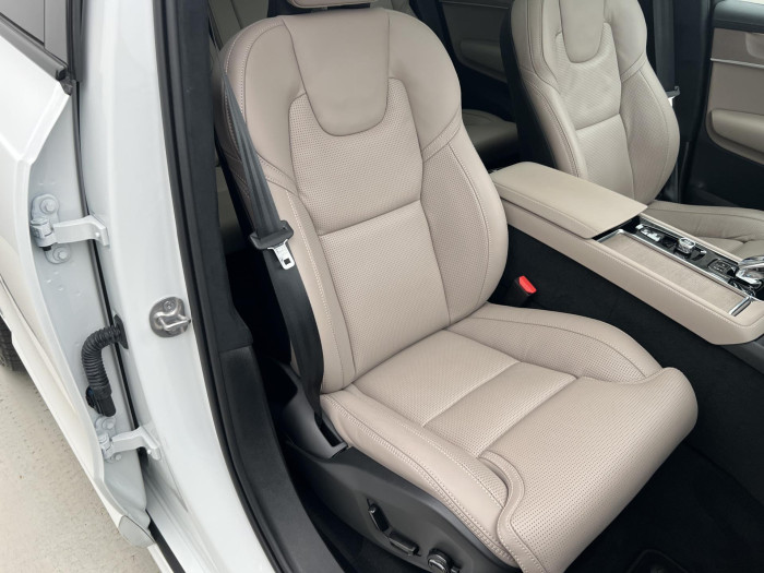 Volvo XC90 T8 AWD RECHARGE ULTRA DARK CZ