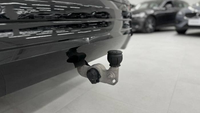 Volvo XC60 B4 AWD MOMENTUM AUT REZERVACE 2.0 Momentum