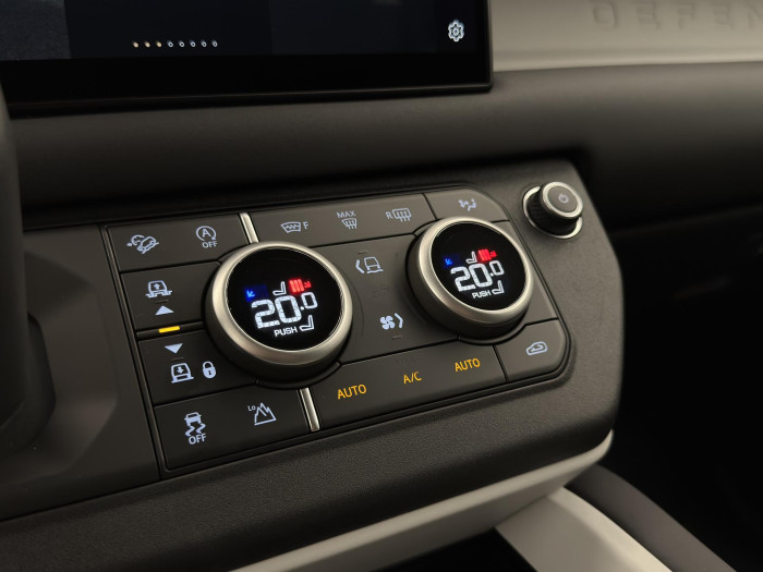 Land Rover Defender 110 D200 S AWD AUT 3.0 d