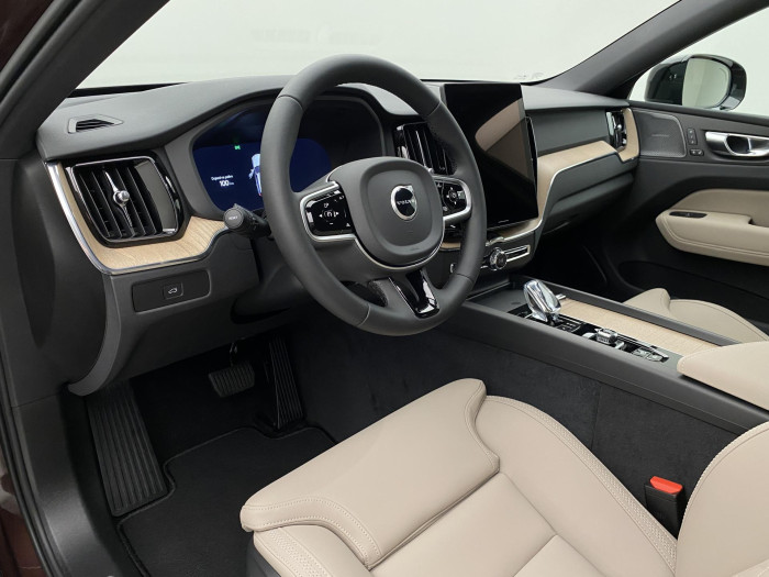 Volvo XC60 B5 AWD AUT DARK PLUS