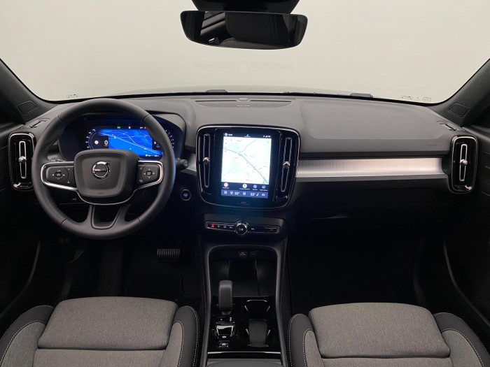 Volvo XC40 B3 DARK PLUS AUT CZ