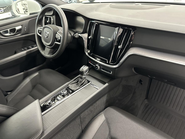 Volvo V60 T5 MOMENTUM POLESTAR REZERVACE 2.0 Momentum