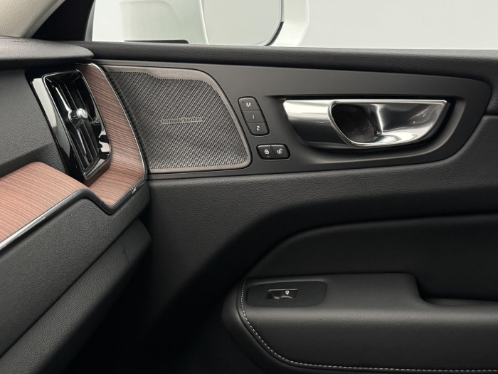 Volvo XC60 T8 AWD RECHARGE BRIGHT PLUS