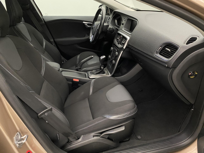Volvo V40 D3 MOMENTUM 2.0 d Momentum