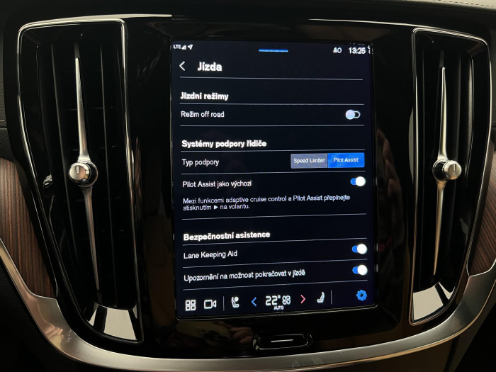 Volvo V60 CC B4 AWD ULTIMATE AUT 1.maj. 2.0 CC CC