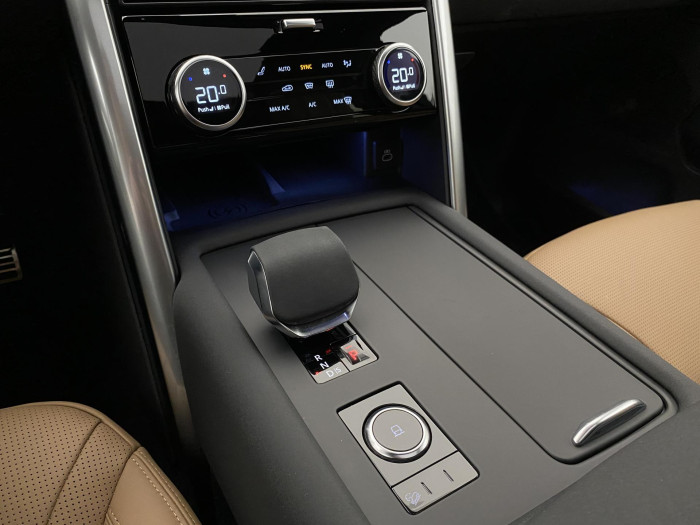 Land Rover Discovery D300 AWD DYNAMIC HSE REZERVACE 3.0 d Dynamic