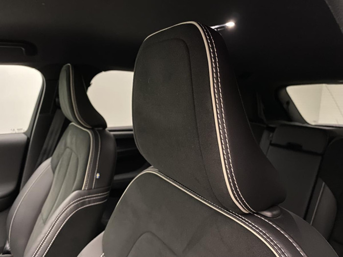 Volvo XC40 T3 R-DESIGN AUT REZERVACE