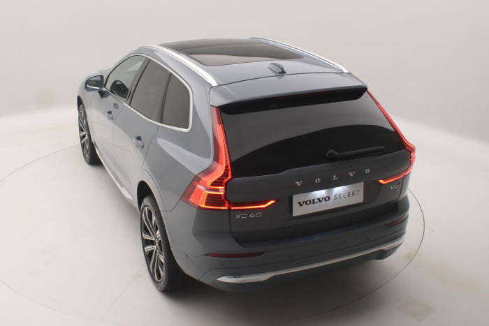 Volvo XC60 B5 AWD ULTIMATE AUT REZERAVCE