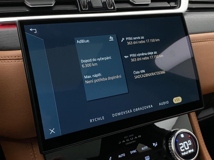 Jaguar F-Pace D200 AWD R-DYNAMIC REZERVACE 2.0 d Dynamic