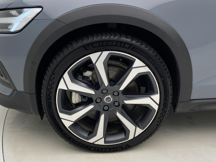 Volvo V60 CC B5 AWD BRIGHT REZERVACE 2.0 CC CC