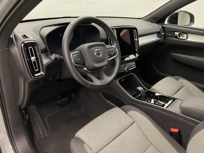 Volvo XC40 B3 DARK PLUS AUT CZ