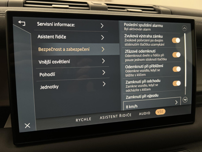 Land Rover Defender 110 D200 S AWD Aut 3.0 d