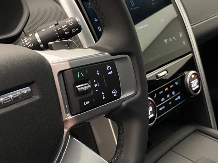 Land Rover Discovery D250 Dynamic SE REZERVACE 3.0 d Dynamic SE