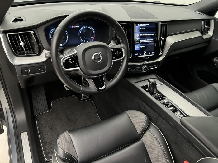 Volvo XC60 B4 R-DESIGN AUT