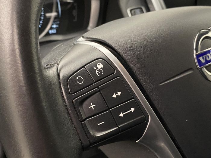 Volvo XC60 D5 AWD MOMENTUM CZ 2.4 d Momentum