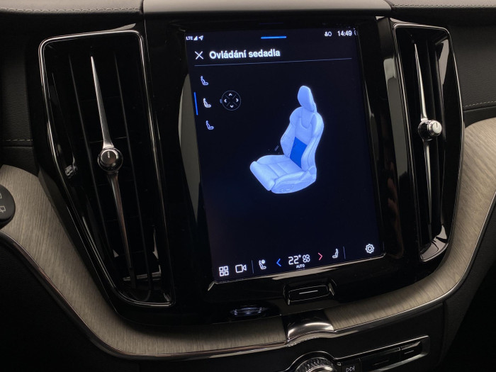 Volvo XC60 B4 AWD INSCRIPTION AUT CZ