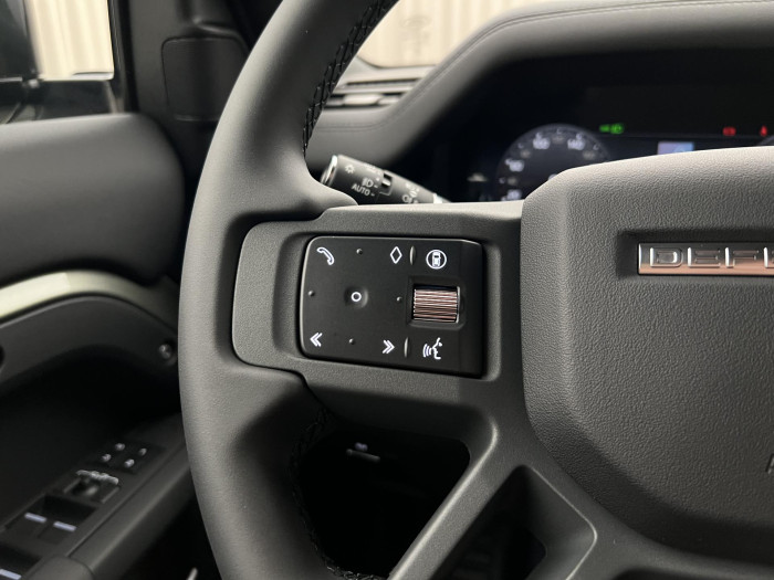 Land Rover Defender 110 D300 X-DYNAMIC SE AWD Aut 3.0 d Dynamic SE