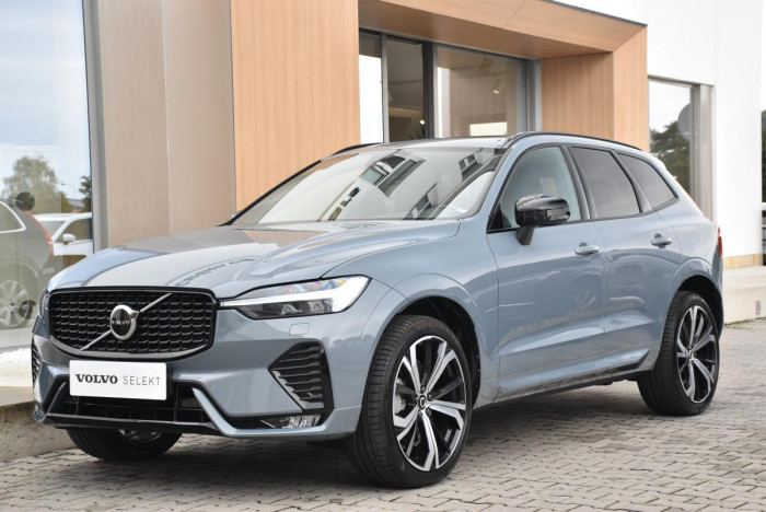 Volvo XC60 B4 AWD DARK PLUS AUT 1.maj.