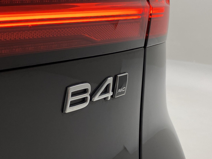 Volvo V90 CC B4 AWD BRIGHT PLUS AUT CZ