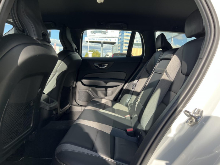 Volvo V60 B4 R-DESIGN Aut 1.maj.