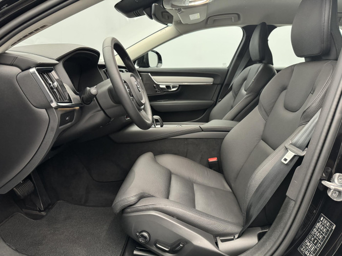 Volvo V90 CC B4 AWD PLUS CZ 1.maj