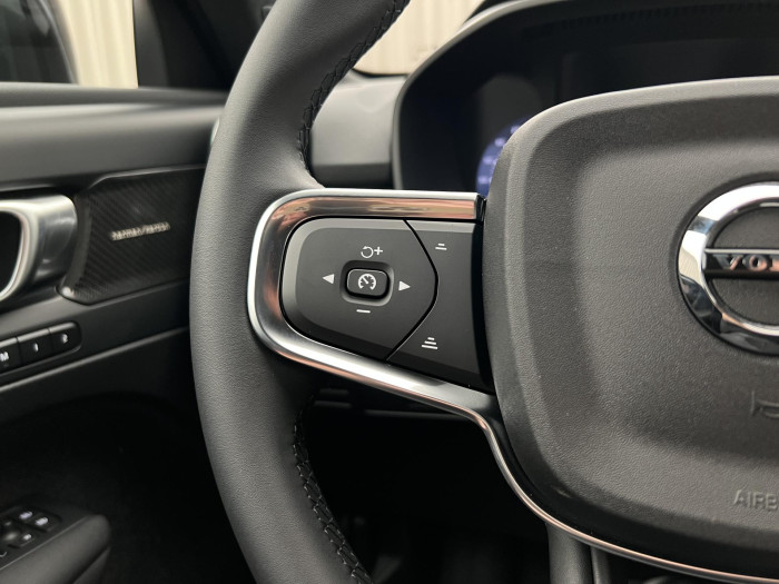 Volvo XC40 B3 DARK PLUS AUT