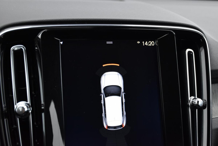 Volvo XC40 D3 INSRIPTION AUT REZERVACE 2.0 d