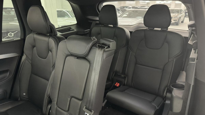 Volvo XC90 B5 AWD ULTIMATE DARK REZERVACE