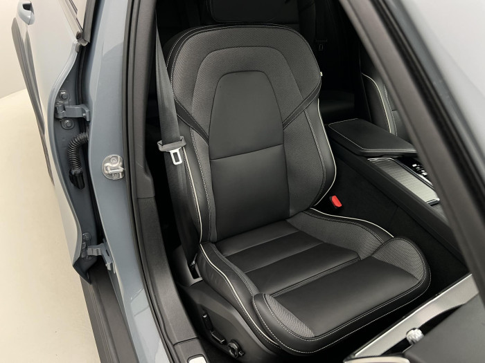 Volvo V60 CROSS COUNTRY B4 AWD Aut 1.maj