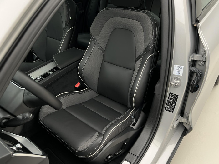 Volvo S60 B5 AWD ULTIMATE DARK REZERVACE
