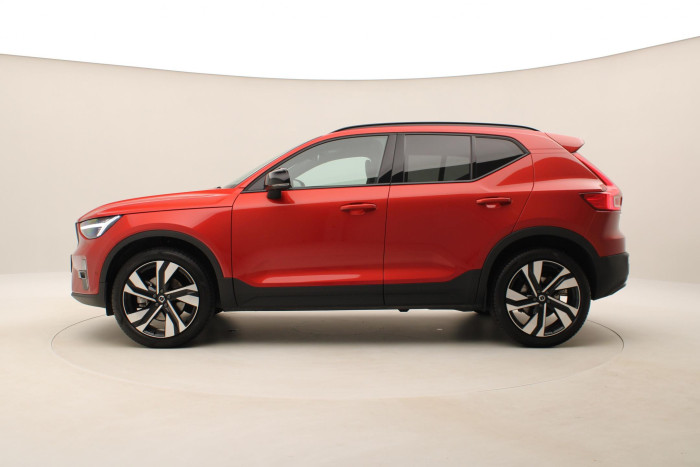 Volvo XC40 B4 DARK ULTRA AUT CZ 1.maj