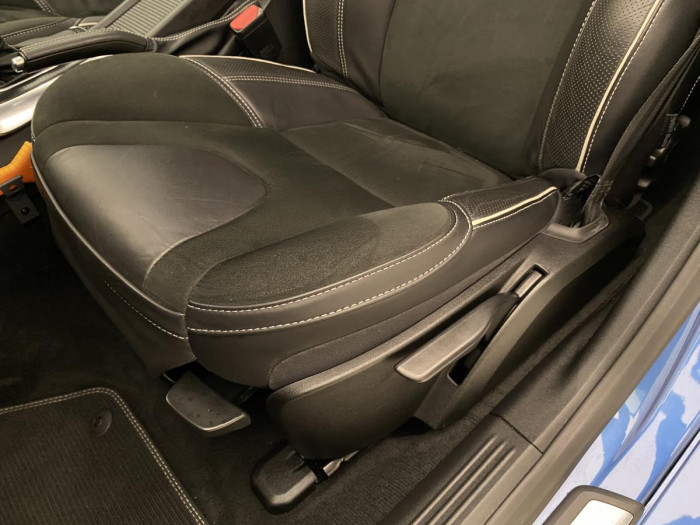 Volvo V40 T3 R-DESIGN AUT 1.maj.