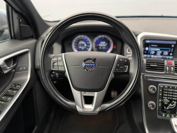 Volvo XC60 D5 AWD R-Design AUT CZ 2.4 d