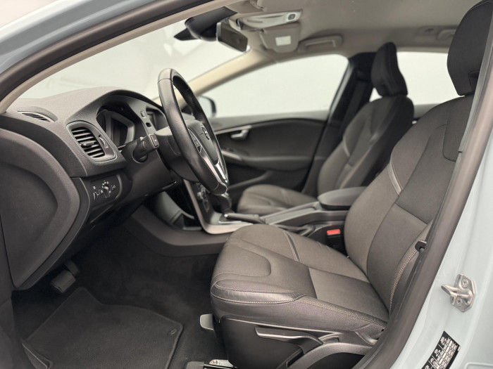 Volvo V40 CC T3 PLUS AUT CZ