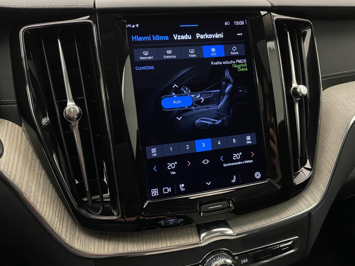 Volvo XC60 B5 AWD INSCRIPTION AUT