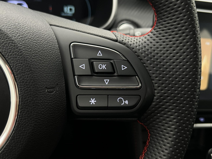 MG ZS 1.0T EXCLUSIVE AUT CZ 1.maj. 1.0 Exclusive