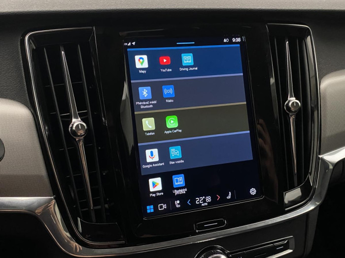 Volvo V90 B4 AWD CORE AUT REZERVACE