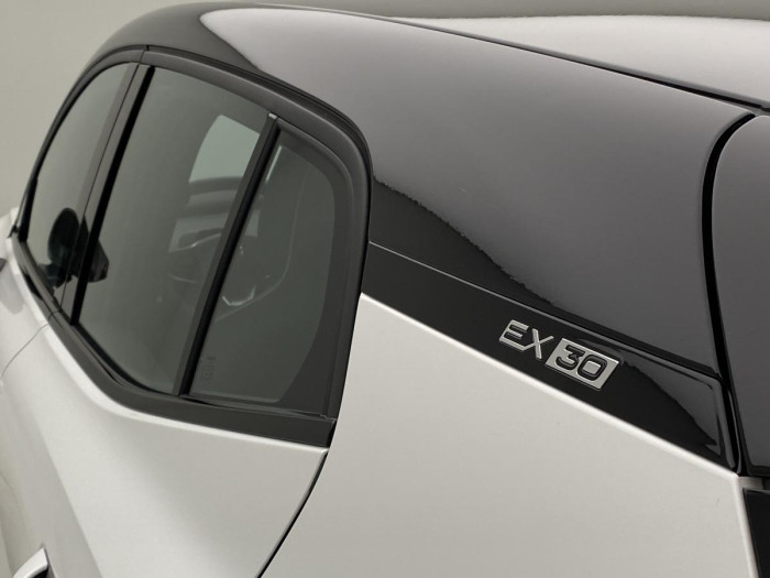 Volvo EX30 PURE ELECTRIC AWD TWIN PLUS