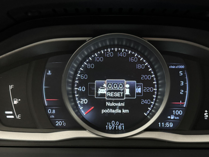 Volvo V70 D4 MOMENTUM CZ 1.maj 2.0 d Momentum