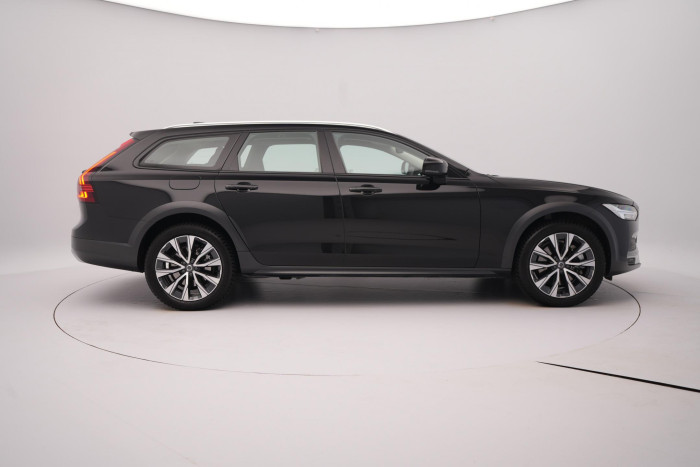 Volvo V90 CC B4 AWD PLUS CZ 1.maj