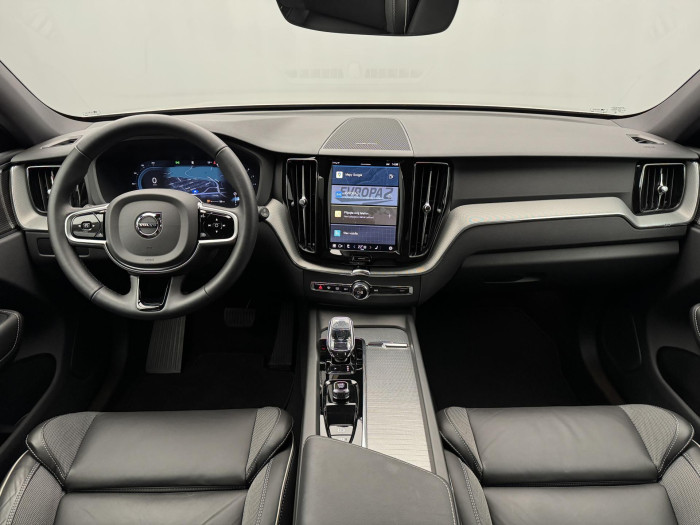 Volvo XC60 B5 AWD DARK PLUS