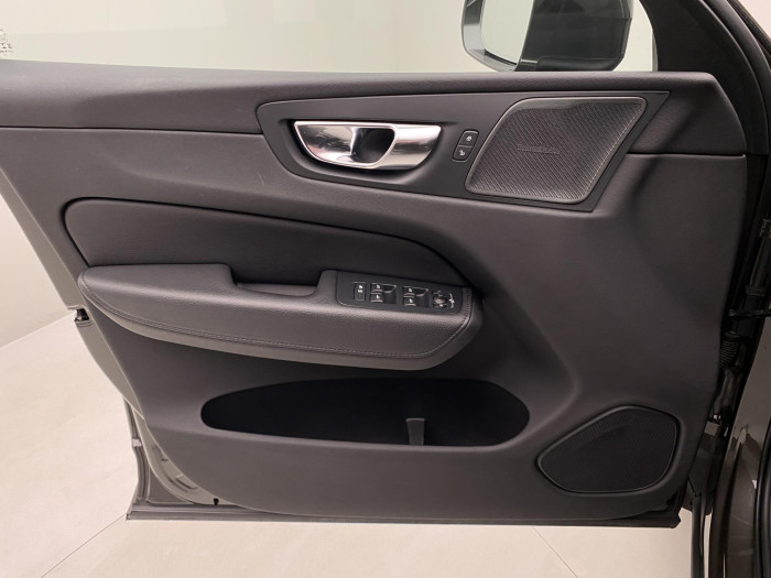 Volvo XC60 B4 AWD DARK PLUS AUT