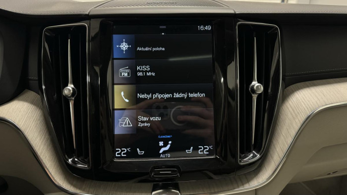 Volvo XC60 T8 AWD RECHARGE REZERVACE