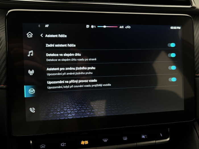 MG ZS 1.0T EXCLUSIVE AUT CZ 1.maj. 1.0 Exclusive
