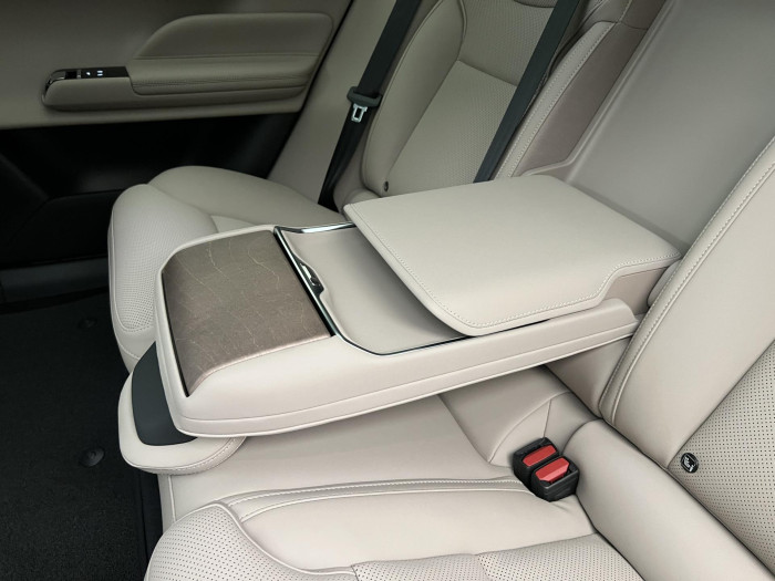 Volvo ES90 PURE ELECTRIC ULTRA